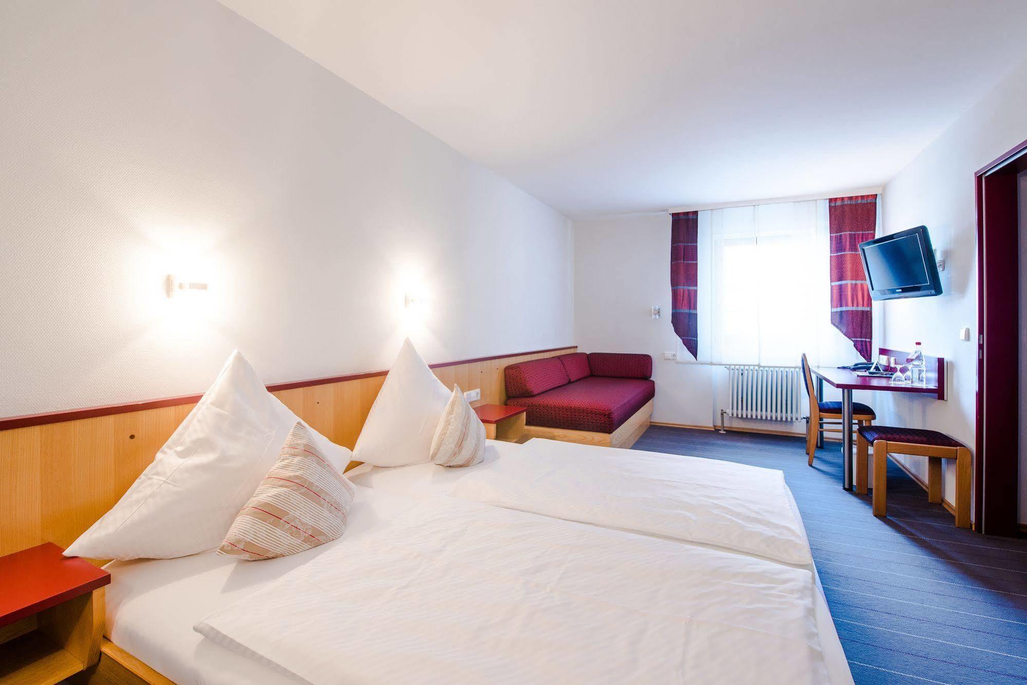 Hotel Gasthof Zum Roessle Altenstadt  Exteriér fotografie